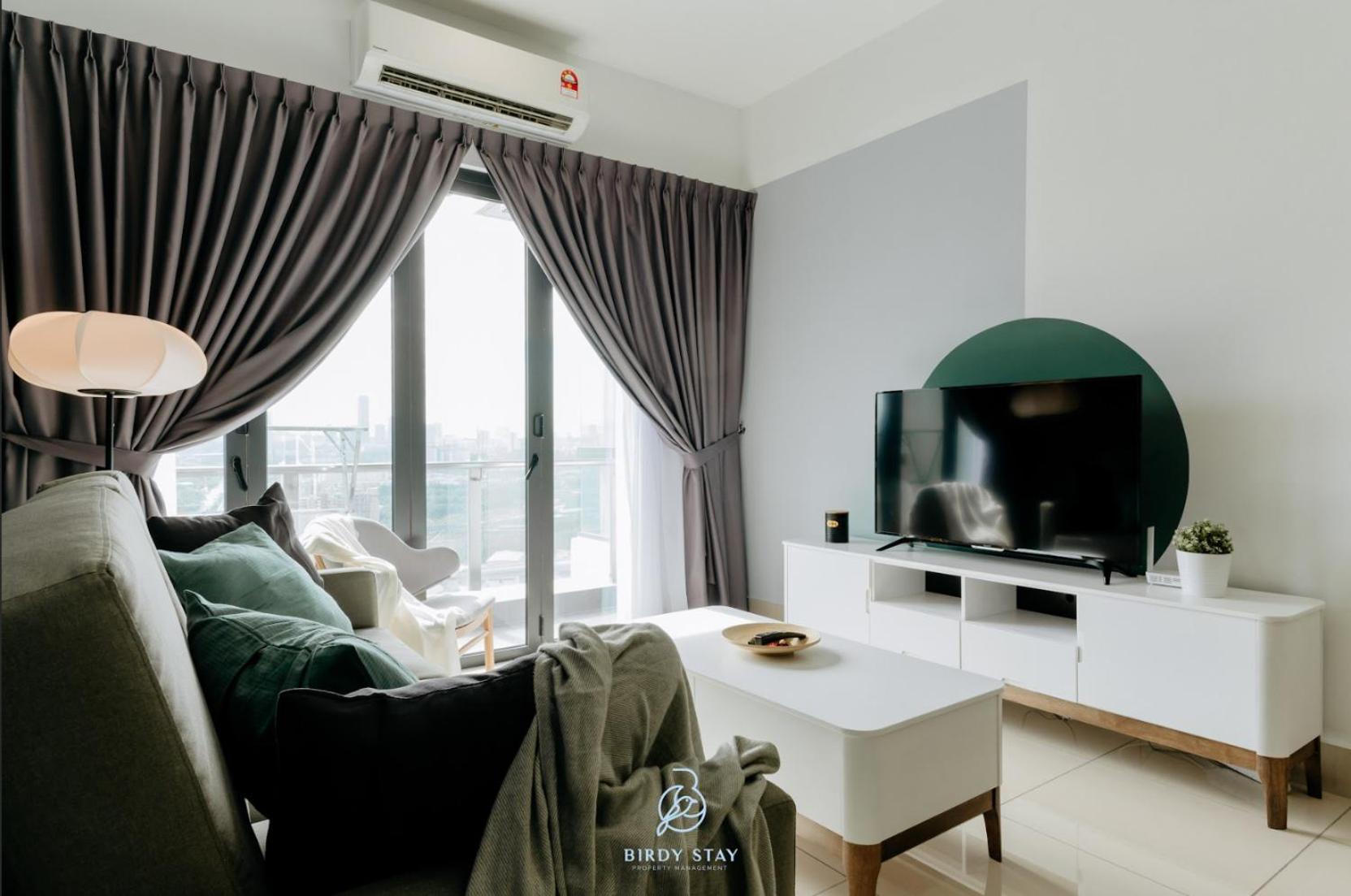 One Residences Near Trx Exchange Mall By Birdy Apartment