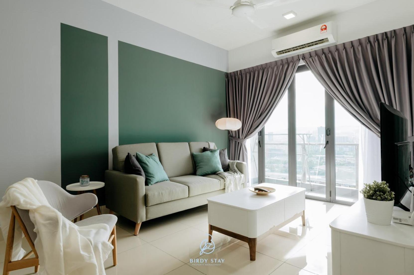 One Residences Near Trx Exchange Mall By Birdy Apartment