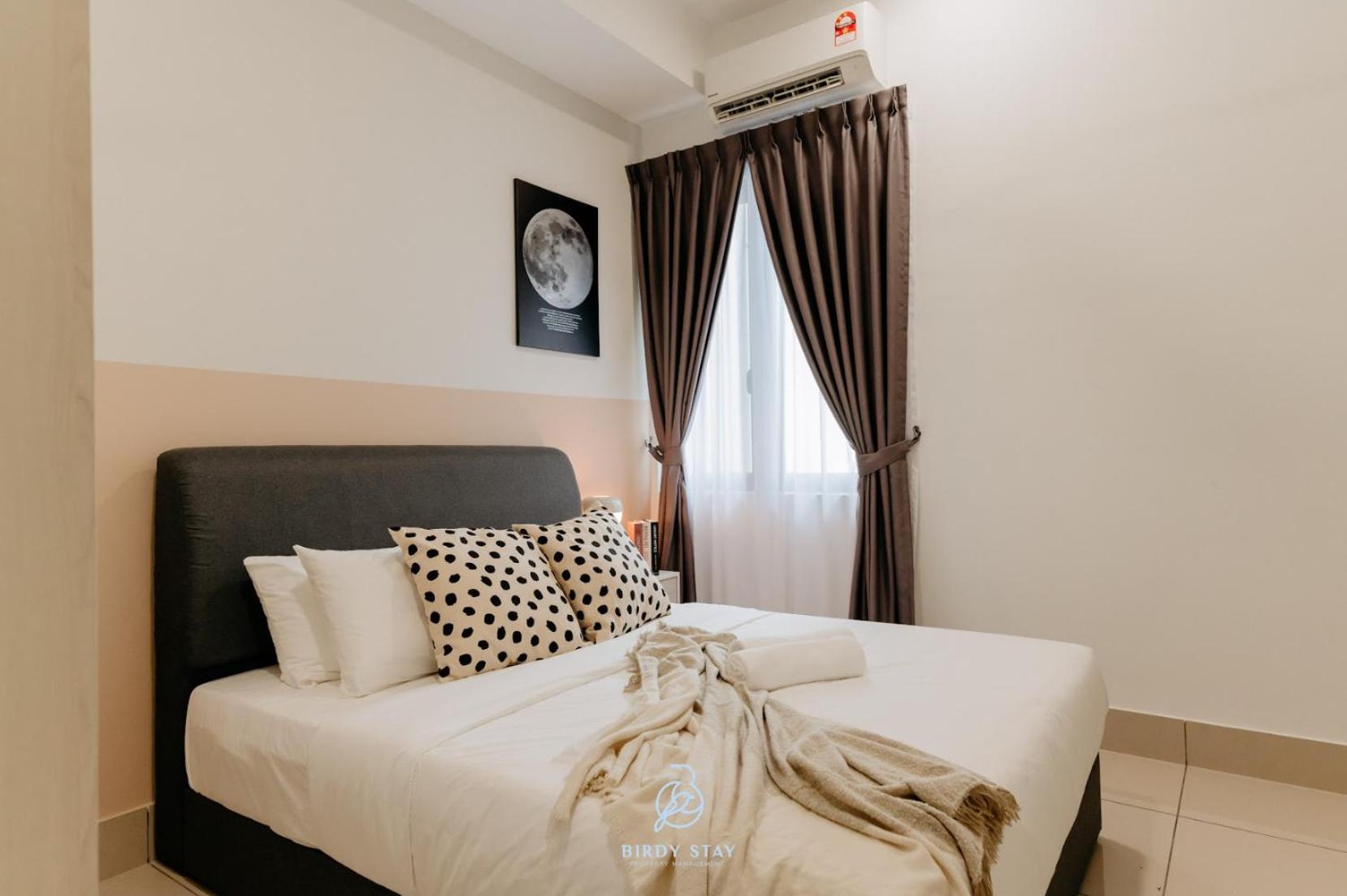 One Residences Near Trx Exchange Mall By Birdy Apartment *